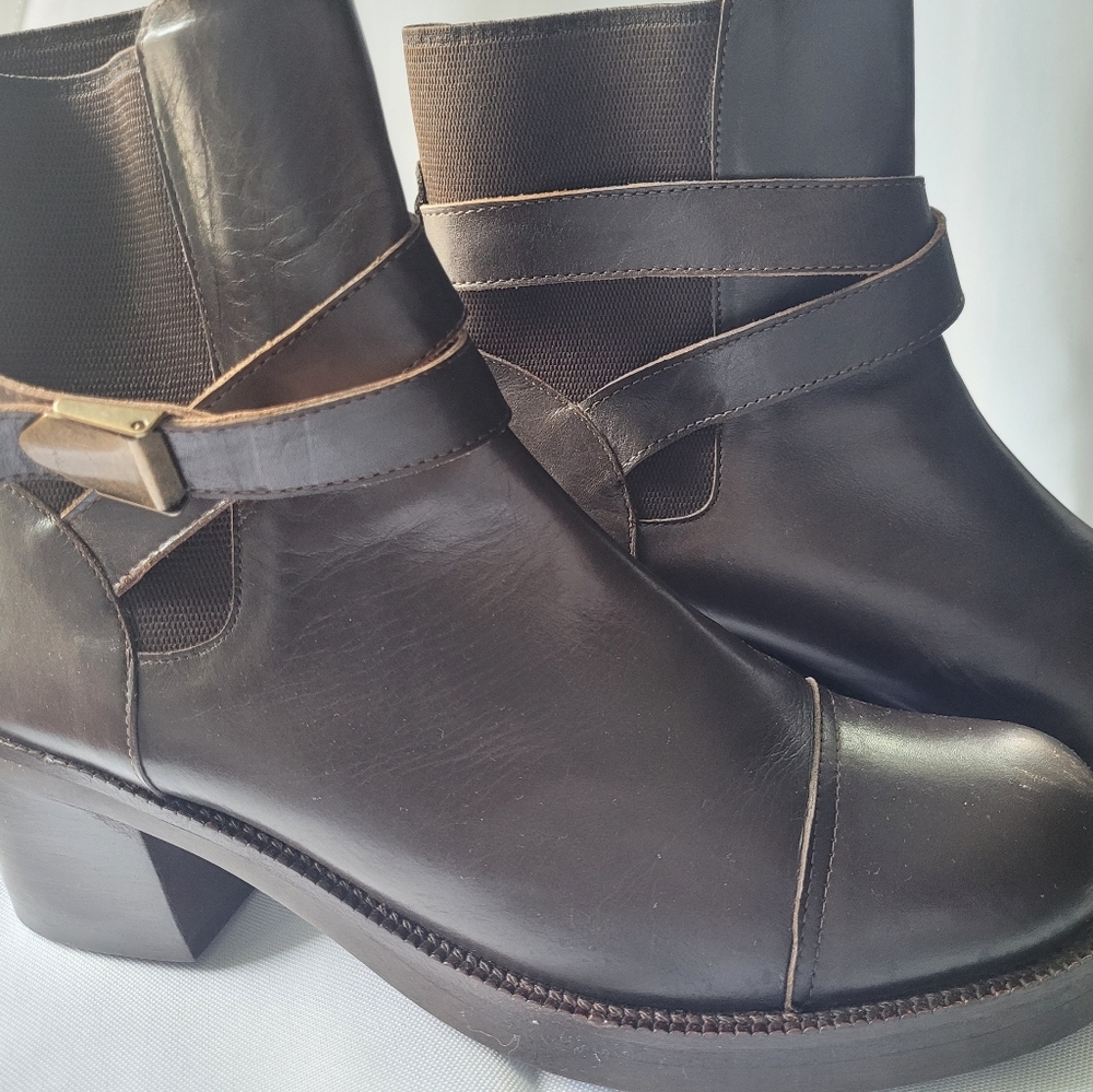 Espace boots size 8 1/2